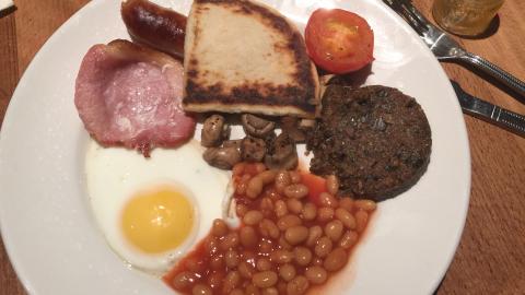 Breakfast in Scotland, including Haggish